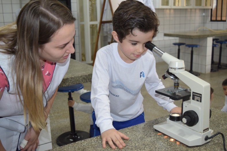 Infantil V: De olho no ... MICROSCÓPIO!