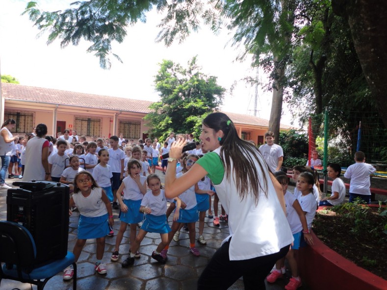 Ensino Fundamental I: Agitando com a professora Bruna...