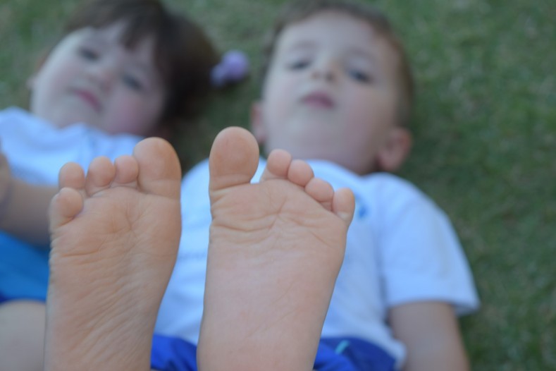 Infantil II e III: Pezinhos descalços